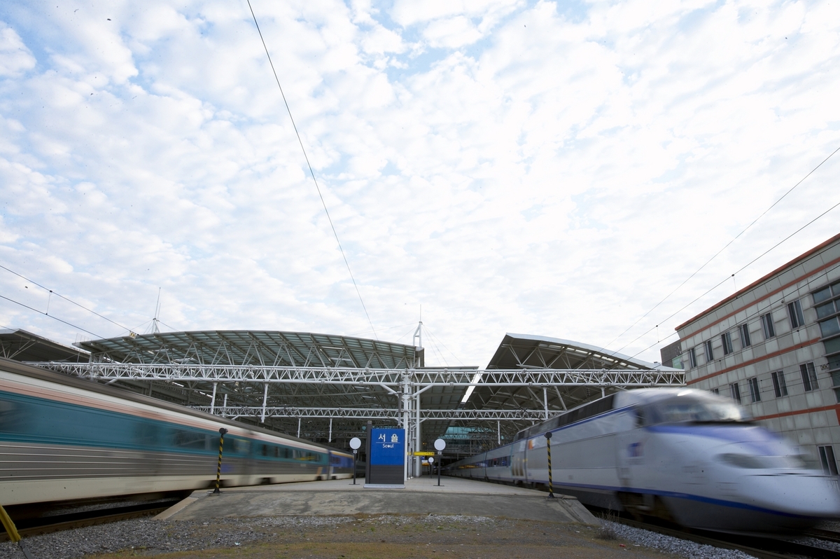 기차에서 음식, 기차에서 햄버거, KTX 음식물 섭취, 기차에서 김밥